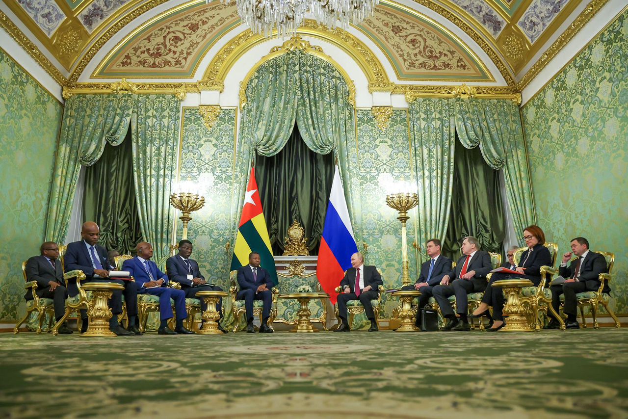 Coopération : les vraies raisons et les retombées de la visite de travail du Président Faure Gnassingbé à Moscou